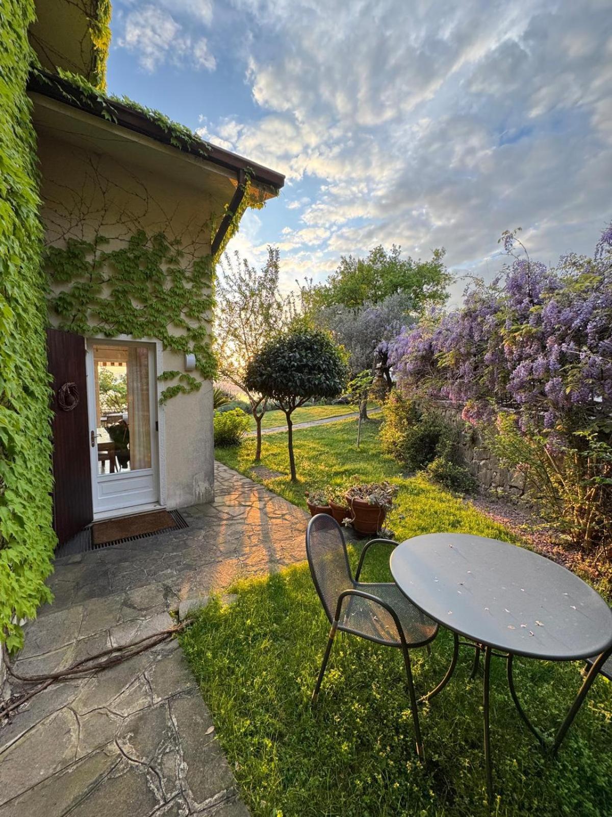 Casa Vacanze Mazurine10 Torri Del Benaco Bagian luar foto