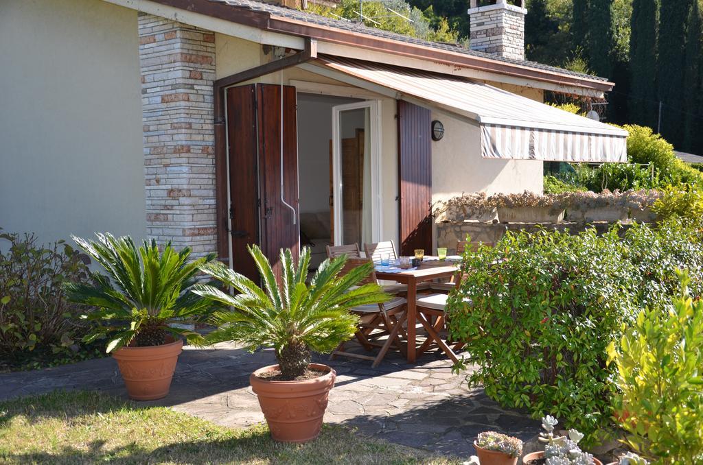 Casa Vacanze Mazurine10 Torri Del Benaco Bagian luar foto
